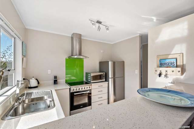 2/1 Caribbean Drive Unsworth Heights_3