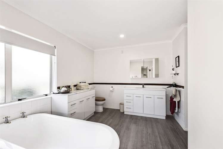 21 Village Park Drive Welcome Bay_13