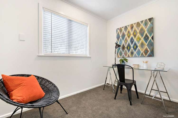 107 Beach Road Mellons Bay_17