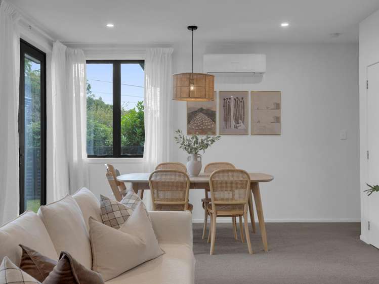 73A Houchens Road Glenview_16