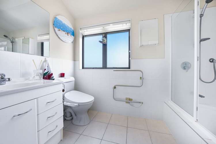 40/22 Northcross Drive Oteha_15