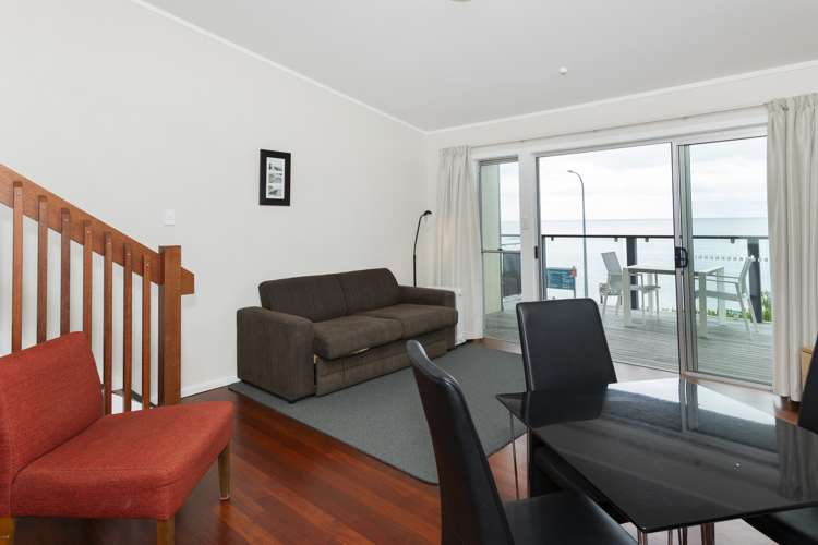 153 Beach Road Tokomaru Bay_14