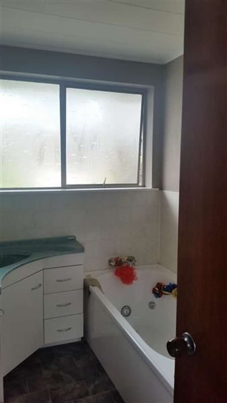 15 Clyde Carr Crescent Waimataitai_7