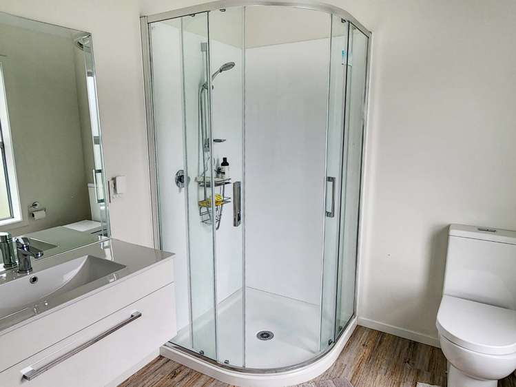 8 Taiko Place Porirua_10