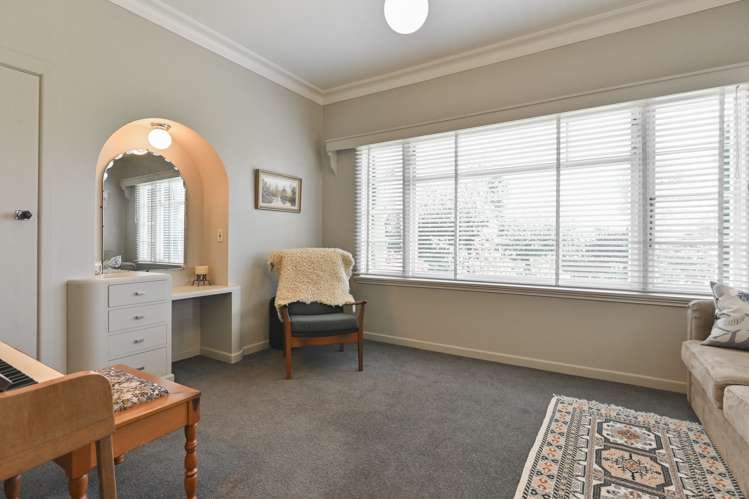 571 Lyndhurst Road Frimley_16