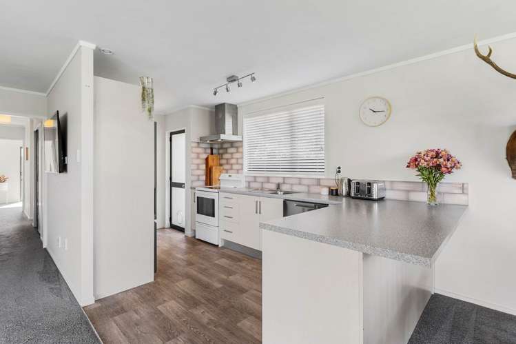 44a Wharf Road Clarks Beach_12