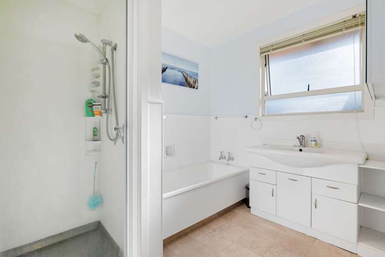 67 Campbell Street Leamington_17