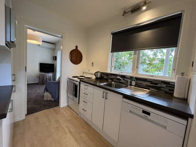 2/5 Strong Street Saint Johns_3