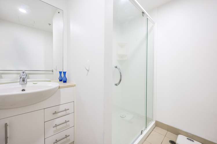 9h/23 Emily Place Auckland Central_9