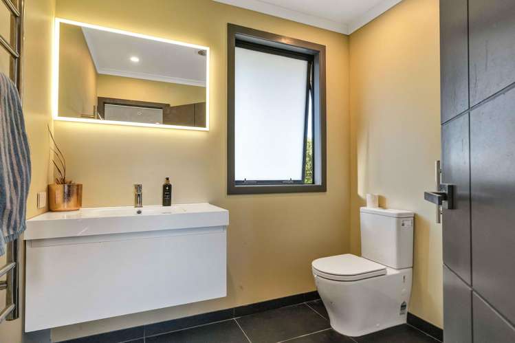 1384 Egmont Road Egmont Village_42