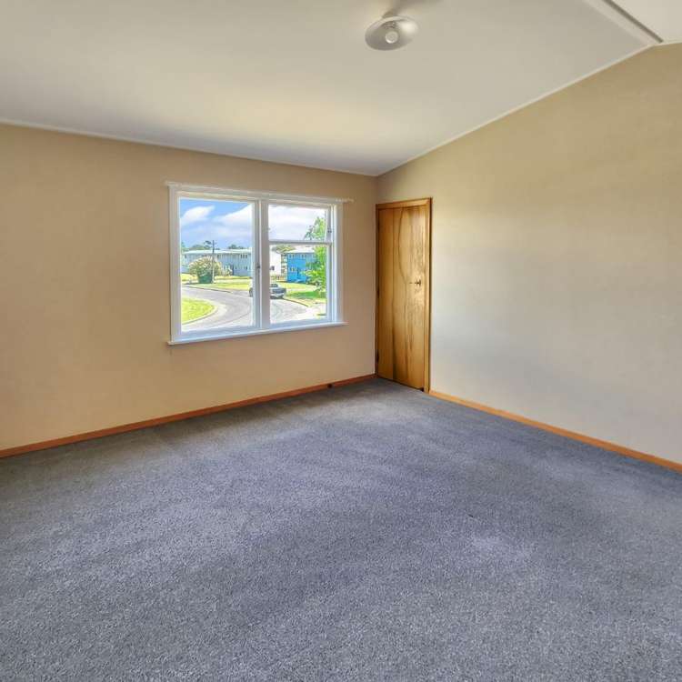 32 Devon Crescent 10985_4