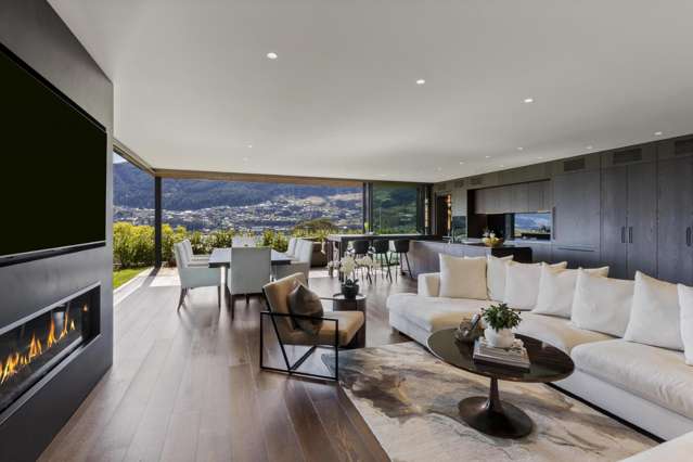 Sun-Soaked Elevated Architectural Living