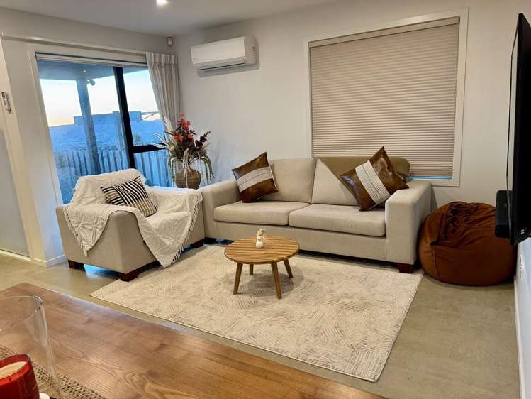 73 Cedarwood Street Woodridge_3