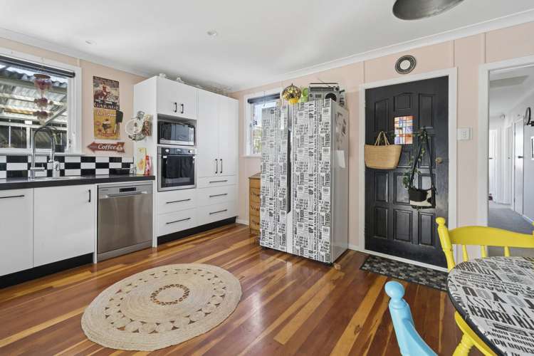 21 Pencarrow Crescent Wainuiomata_10