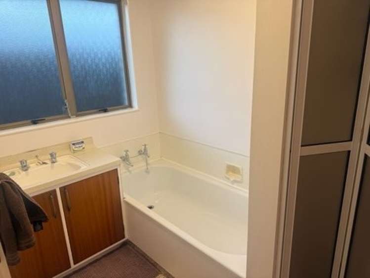 1/13 Cobham Crescent Stoke_7