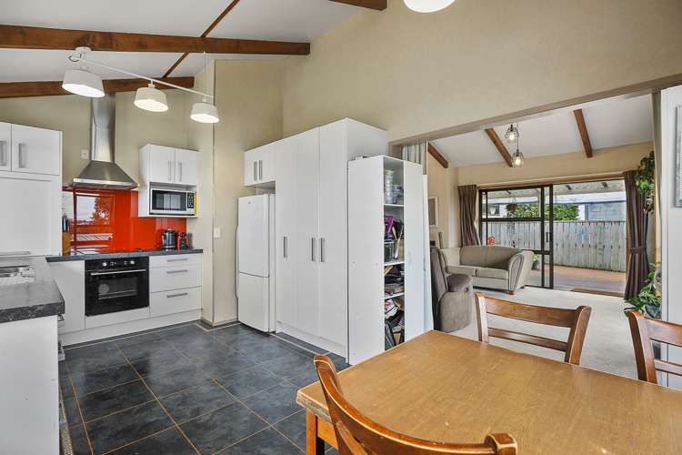 111 Tuhikaramea Road Dinsdale_10