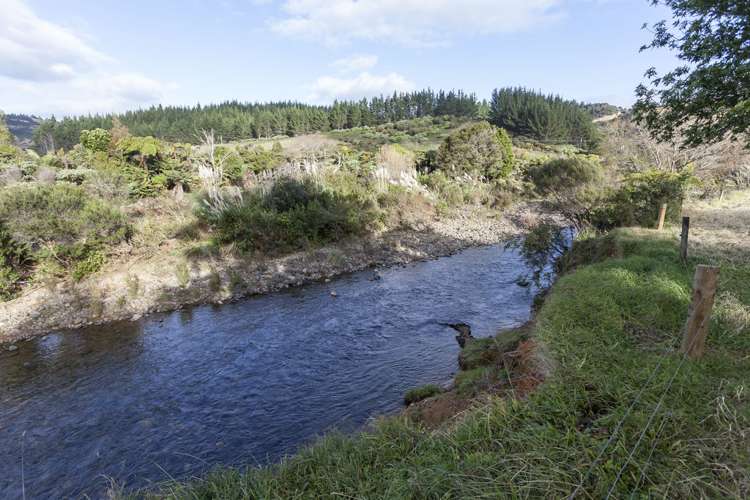 42 Takingawairua Road Kaimarama_17