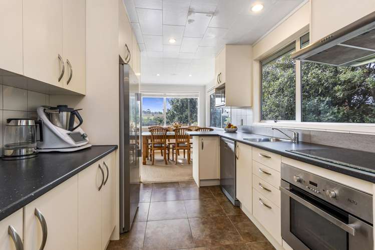 61 Mcentee Road Waitakere_14