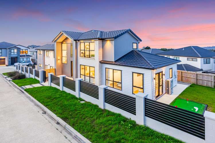 17 Ballyalton Crescent Flat Bush_2