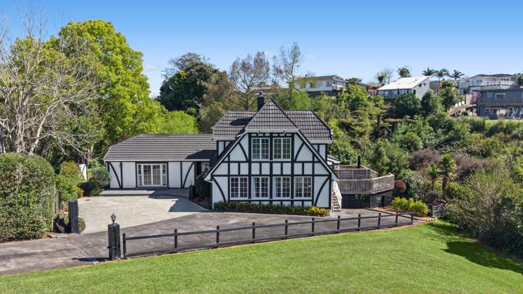 27 Charles Dickens Drive_0
