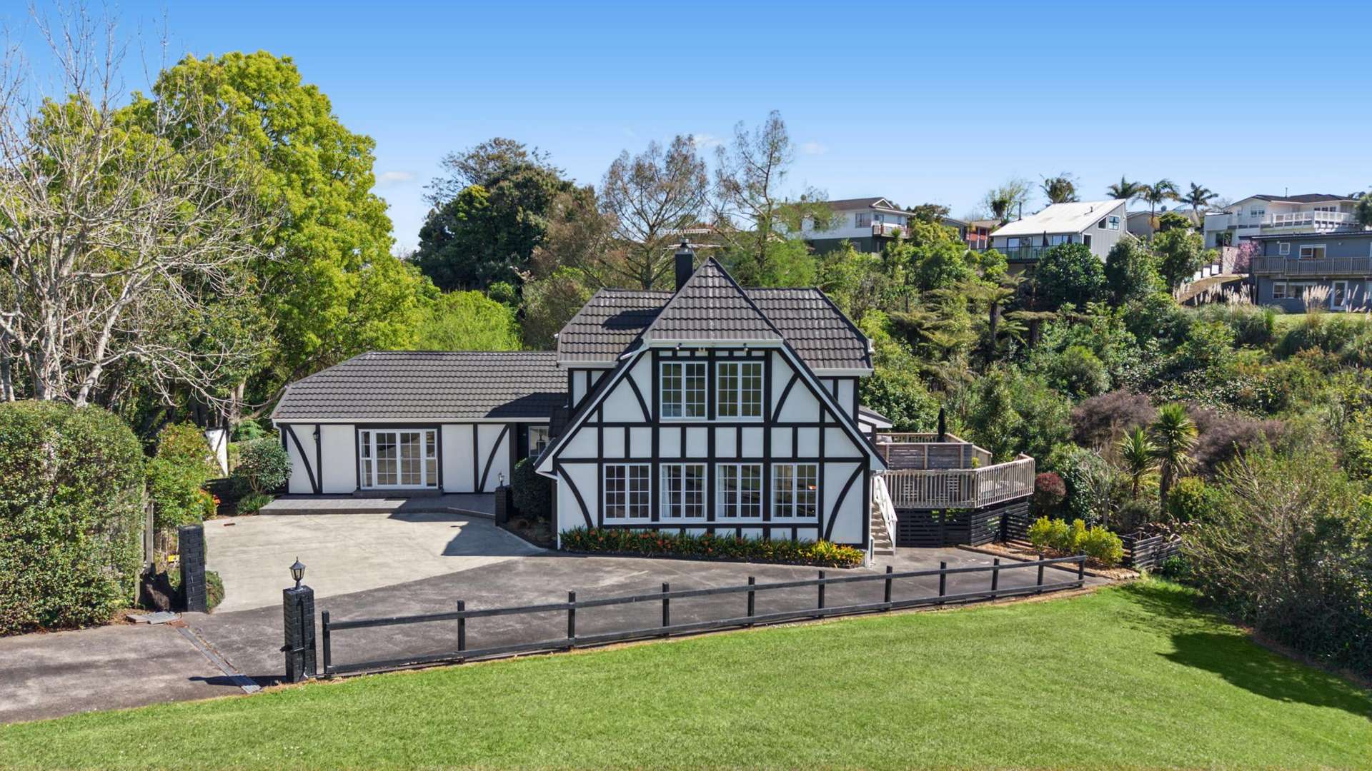 27 Charles Dickens Drive Mellons Bay_0