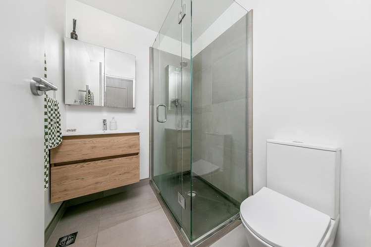 502/1817A Great North Road Avondale_11