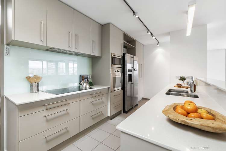 3a/22 Telford Terrace Oriental Bay_8