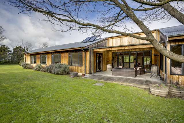 Expansive Home on 4882sq m Beside Parkvale School