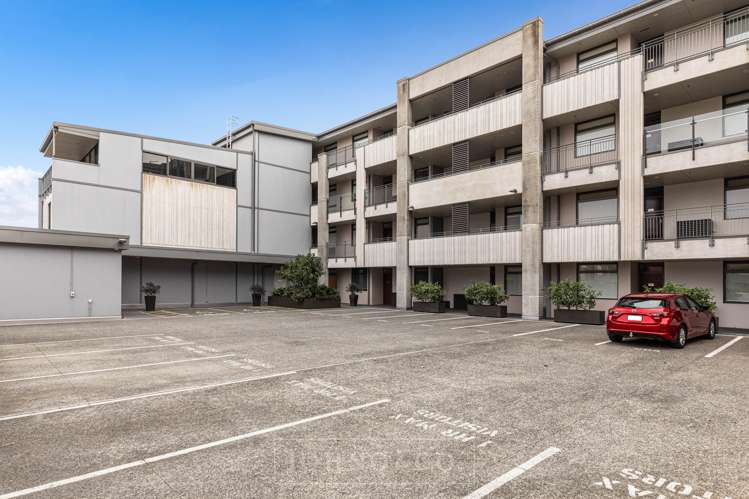 09/2g Bluegrey Avenue Stonefields_15