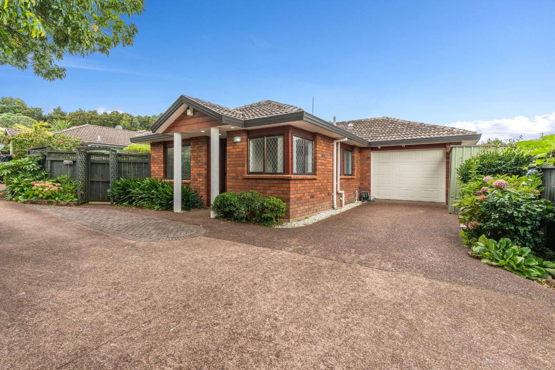 2/6 Arthur Road 10668_0