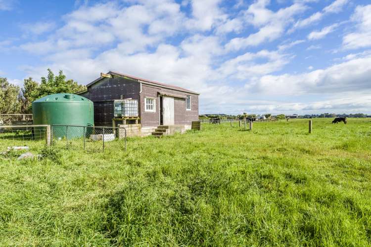 266 Bay Road West Plains_28