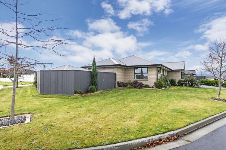 77 Sunline Avenue Lincoln_24