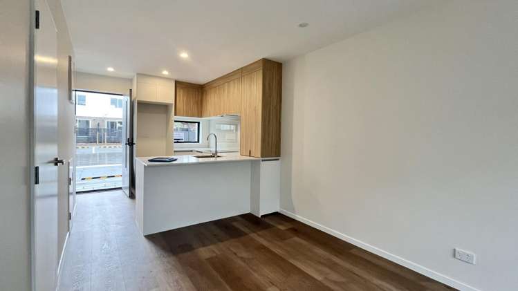 8/476 West Coast Road 1665_1
