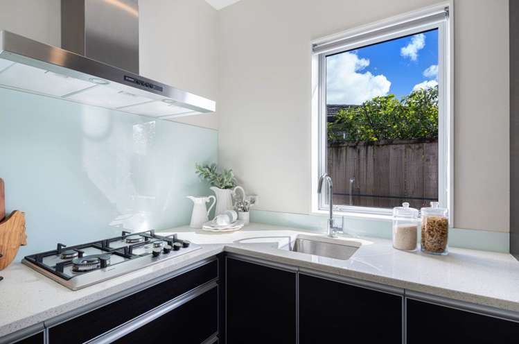 14 Ruth Craig Place Stanmore Bay_11