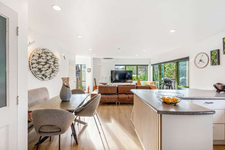 1/369 Whangaparaoa Road Stanmore Bay_13