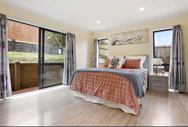 2/4 Sovereign Place Glenfield_1