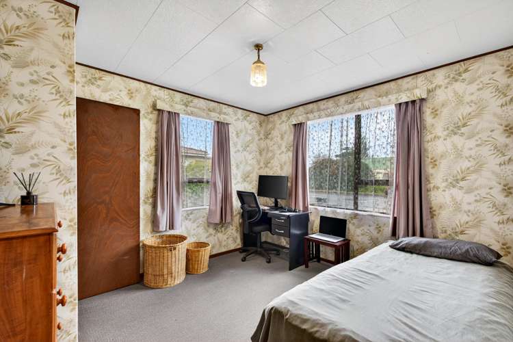 2A Read Crescent Clive_6