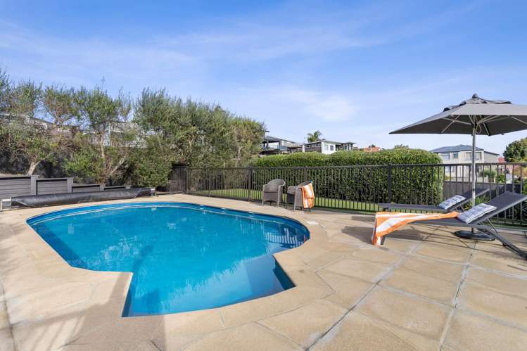 6 Crossland Place Maraetai_20