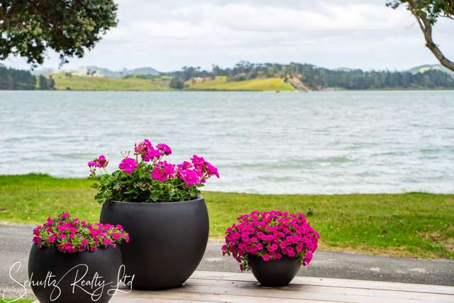 6 The Strand Whakapirau_3