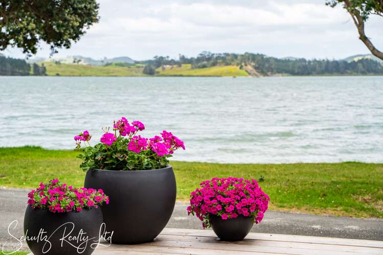 6 The Strand Whakapirau_3