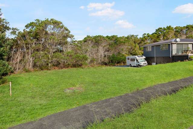 28 Dudley Crescent Cable Bay_4