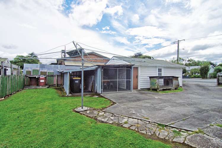 198 High Street South Carterton_16