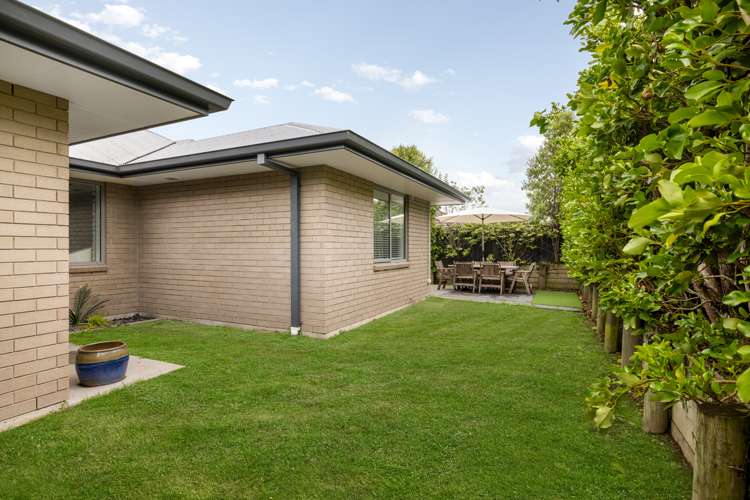 43 Benmore Crescent Pyes Pa_16