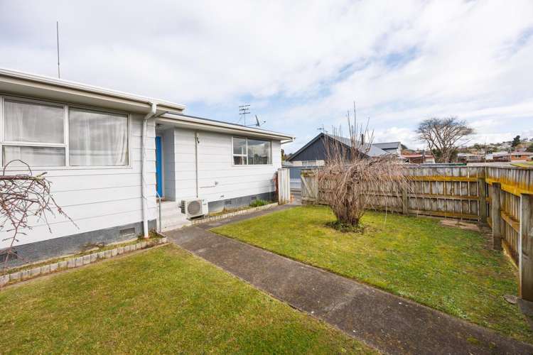 29 Ferndale Place Feilding_11