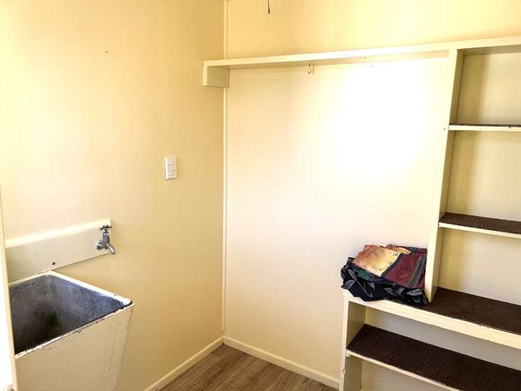 301 High Street South Carterton_9