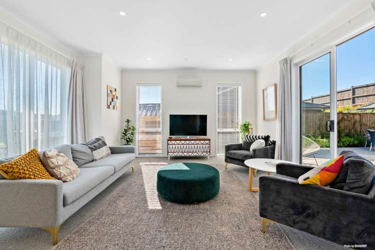 27 Couldrey Crescent Red Beach_1