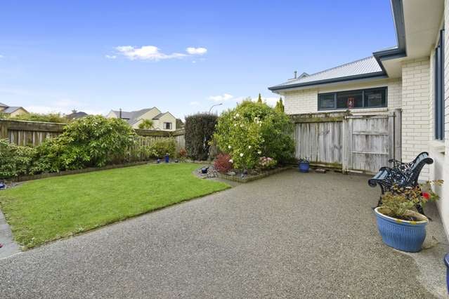 8 Chippenham Grove Churton Park_1