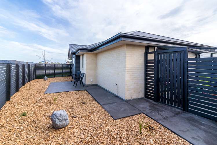 73 Sunline Avenue Lincoln_22