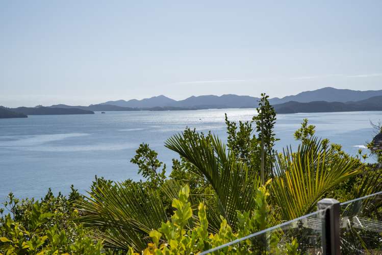 37 Russell Heights Russell_3