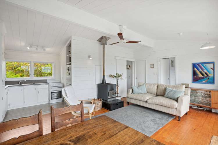 42 Queens Road Waikanae Beach_5